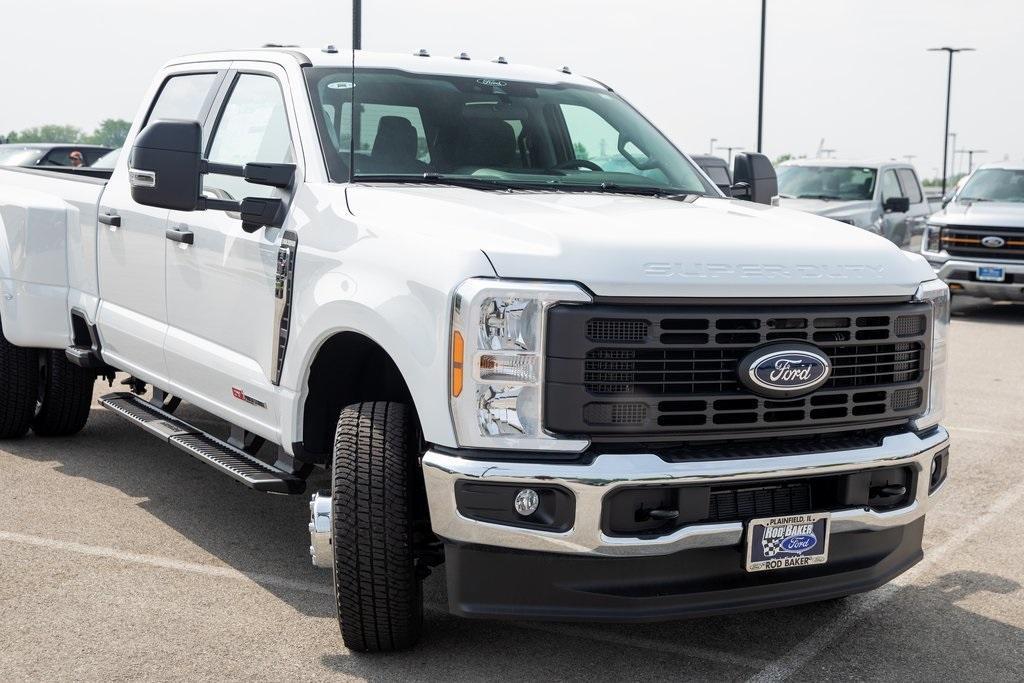 new 2025 Ford F-350 car, priced at $73,701
