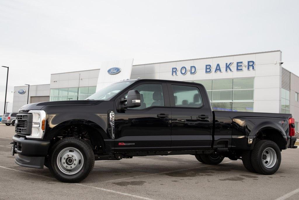 new 2024 Ford F-350 car, priced at $65,015