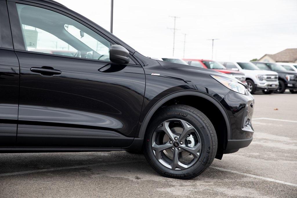 new 2025 Ford Escape car, priced at $33,612