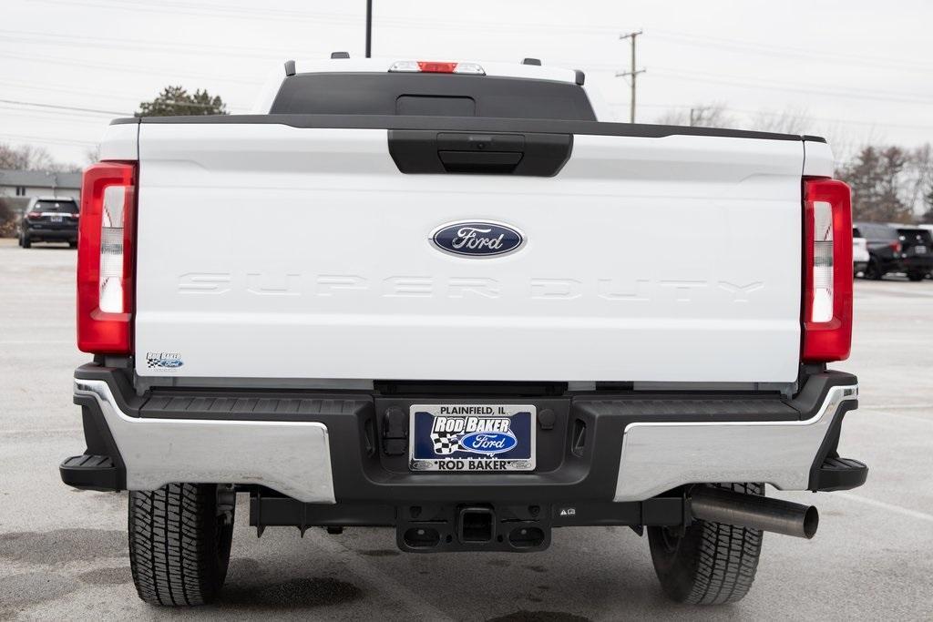 new 2025 Ford F-250 car, priced at $52,920