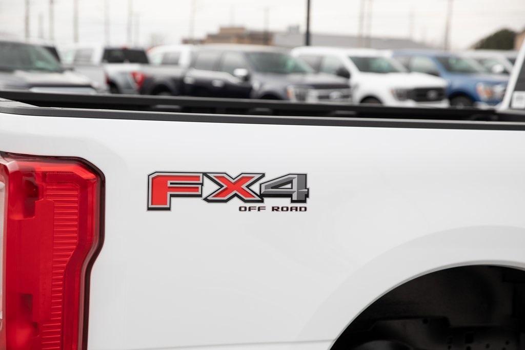 new 2025 Ford F-250 car, priced at $52,920