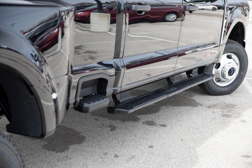 new 2025 Ford F-350 car, priced at $71,938