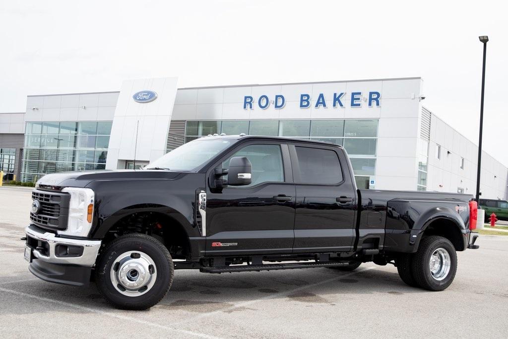 new 2025 Ford F-350 car, priced at $71,938