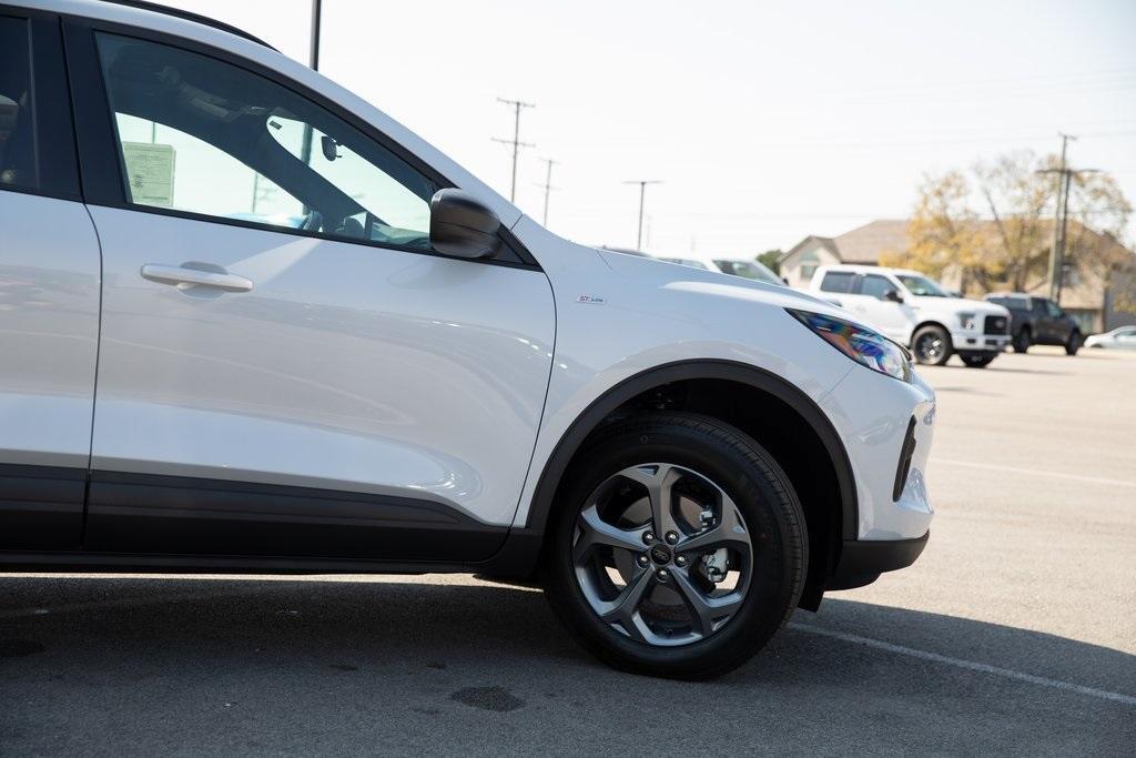 new 2025 Ford Escape car, priced at $33,297