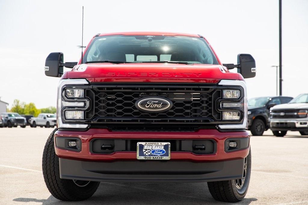 new 2025 Ford F-250 car, priced at $71,300