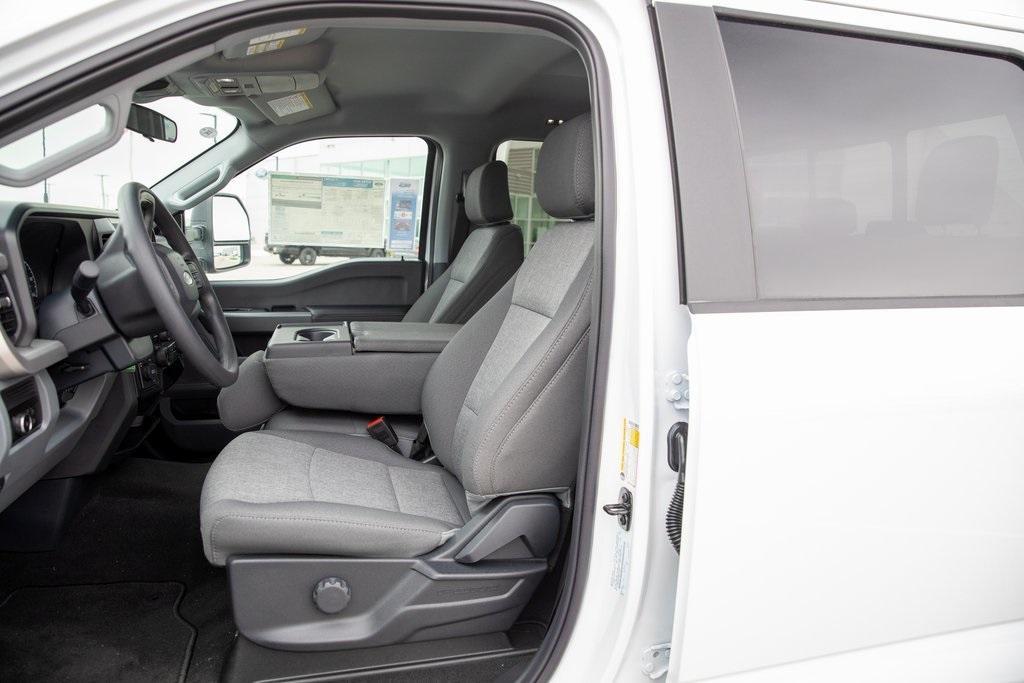 new 2025 Ford F-250 car