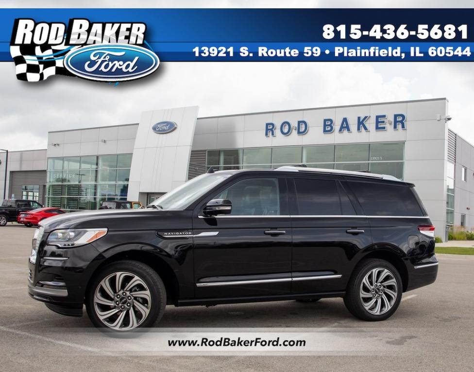 used 2024 Lincoln Navigator car, priced at $74,998