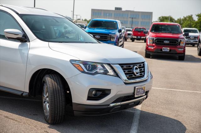 used 2020 Nissan Pathfinder car, priced at $18,900