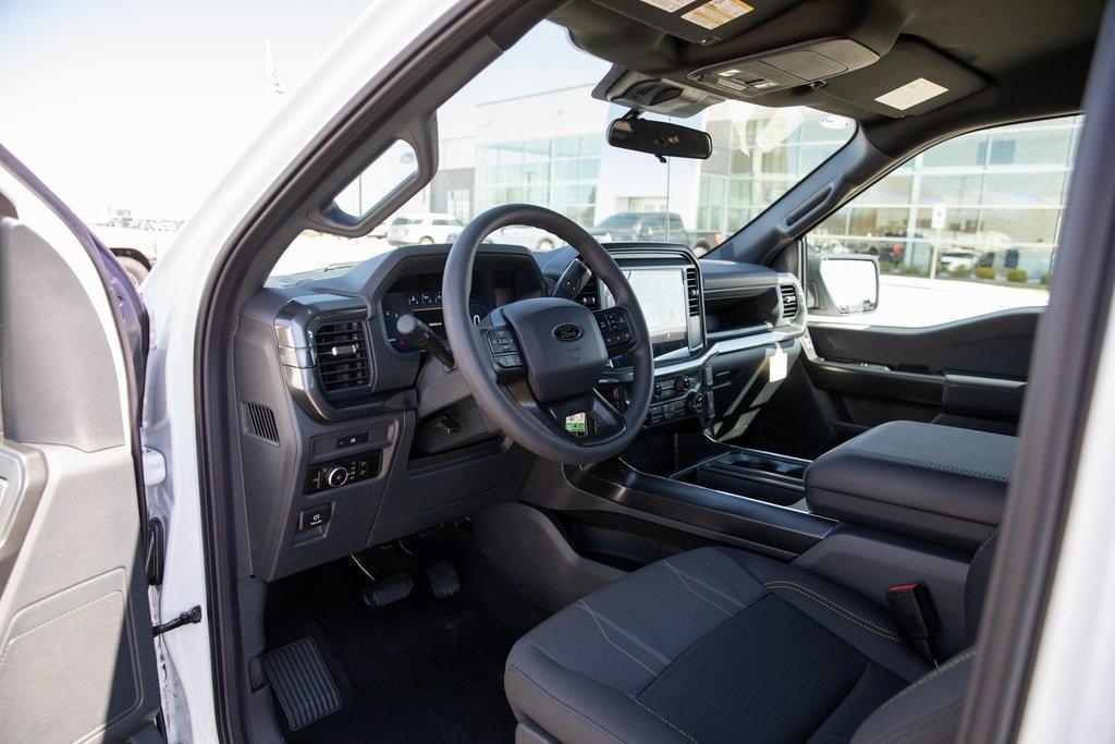 new 2025 Ford F-150 car, priced at $52,320