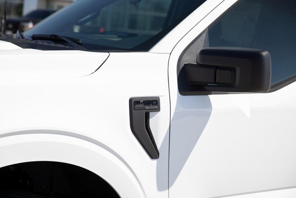 new 2025 Ford F-150 car, priced at $52,320