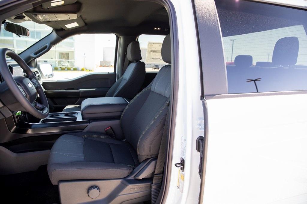 new 2025 Ford F-150 car, priced at $52,320