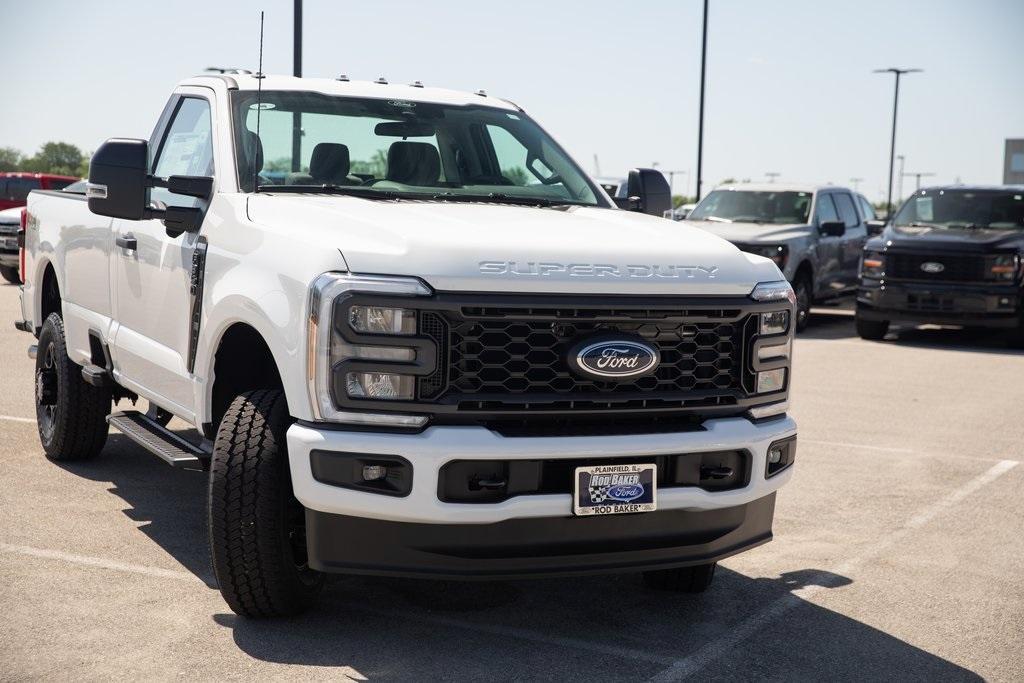 new 2025 Ford F-350 car, priced at $53,854