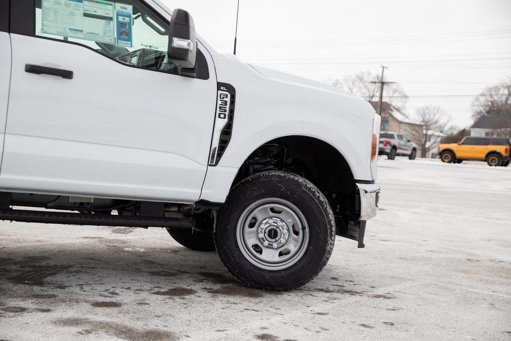 new 2025 Ford F-350 car, priced at $51,321