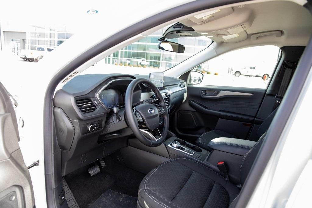 new 2025 Ford Escape car, priced at $28,370