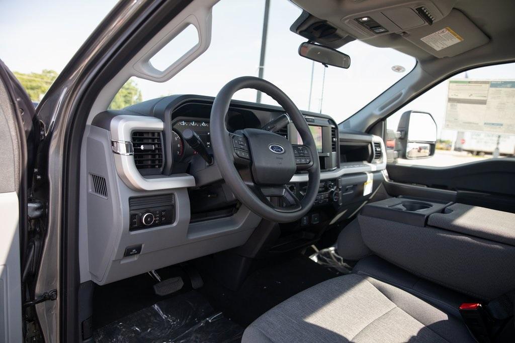 new 2025 Ford F-350 car, priced at $53,854