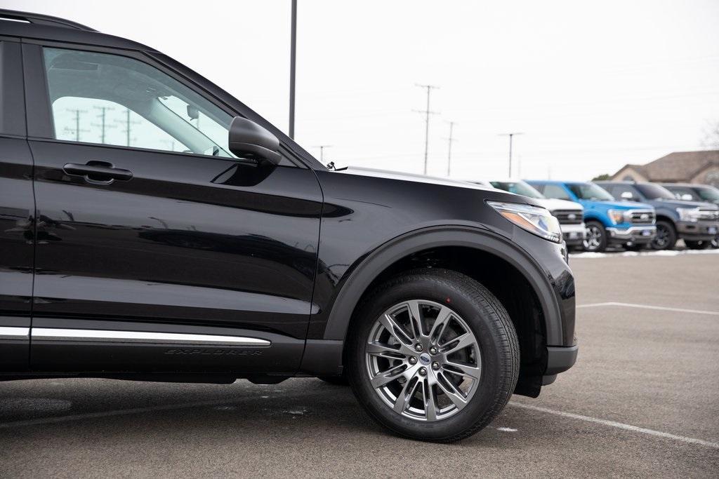 new 2025 Ford Explorer car, priced at $47,217