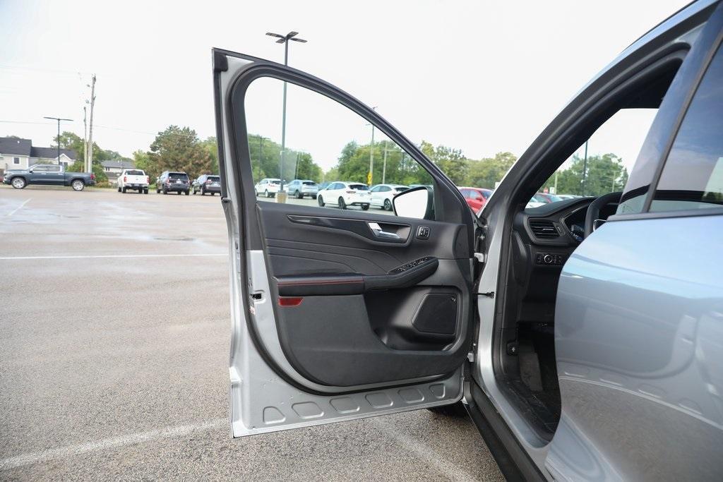 used 2023 Ford Escape car, priced at $25,443