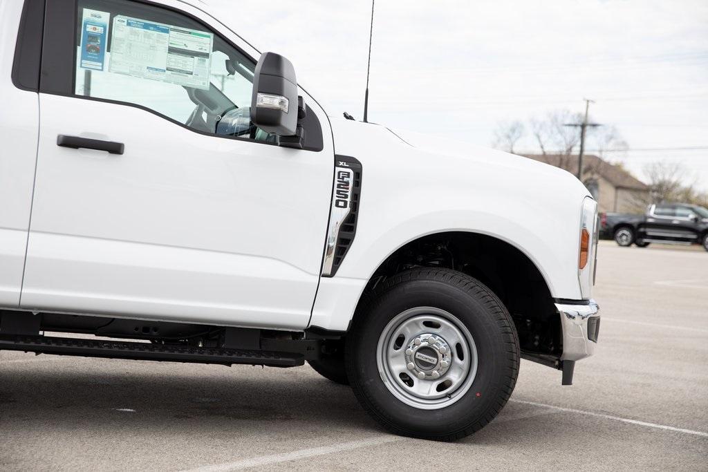 new 2025 Ford F-250 car, priced at $45,624