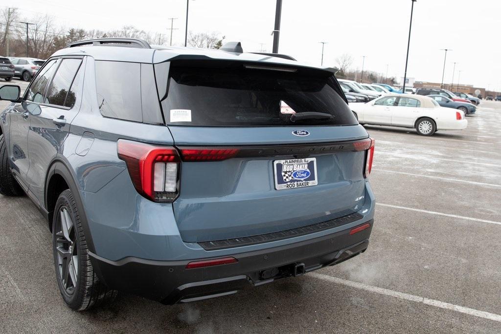 new 2025 Ford Explorer car, priced at $49,394
