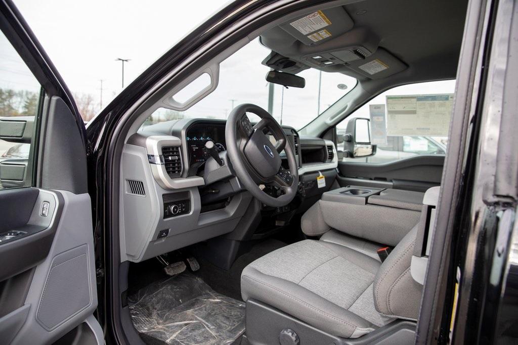 new 2025 Ford F-250 car, priced at $59,011