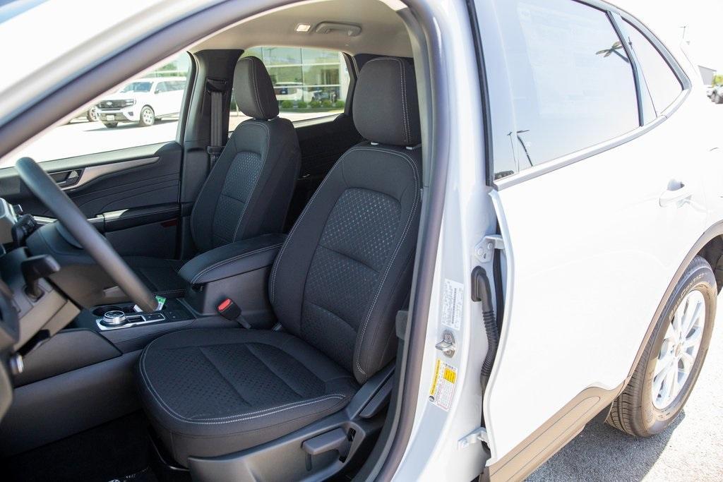 new 2025 Ford Escape car, priced at $30,518