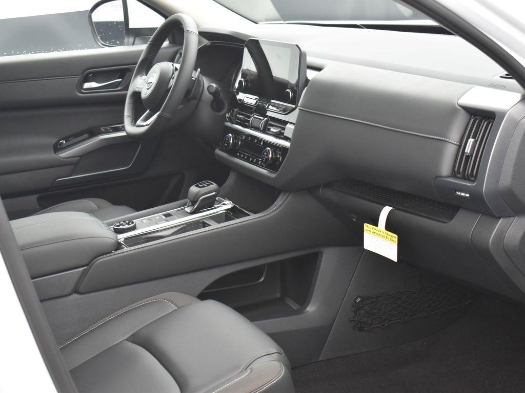 new 2025 Nissan Pathfinder car, priced at $45,563