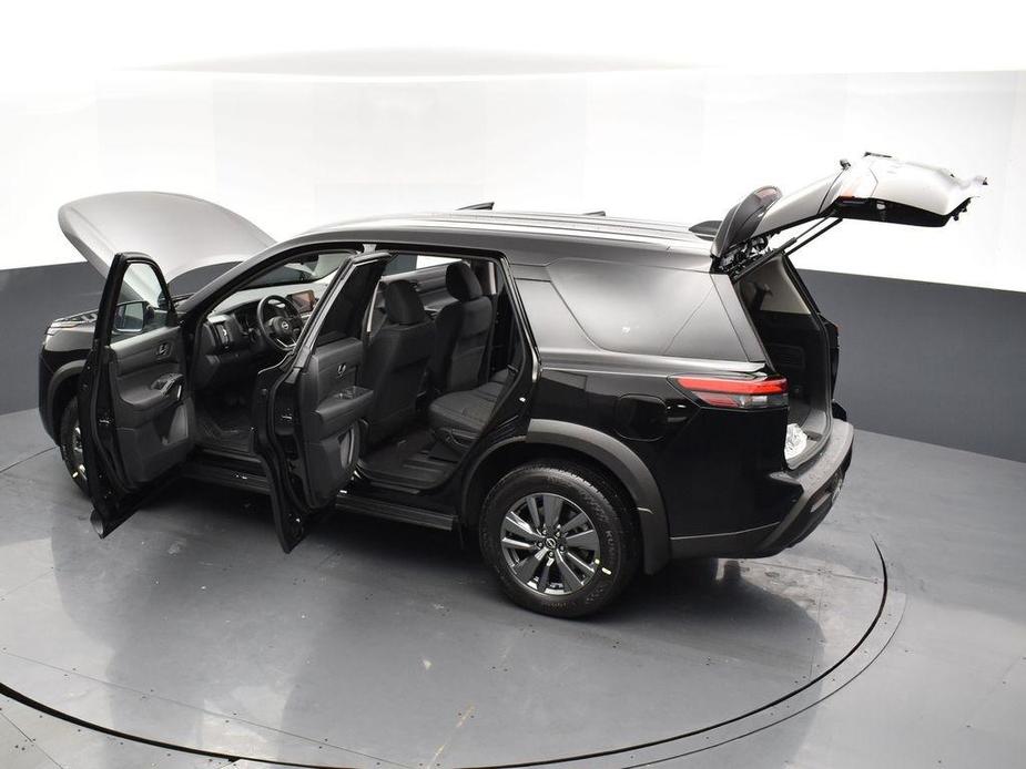 new 2024 Nissan Pathfinder car, priced at $35,212