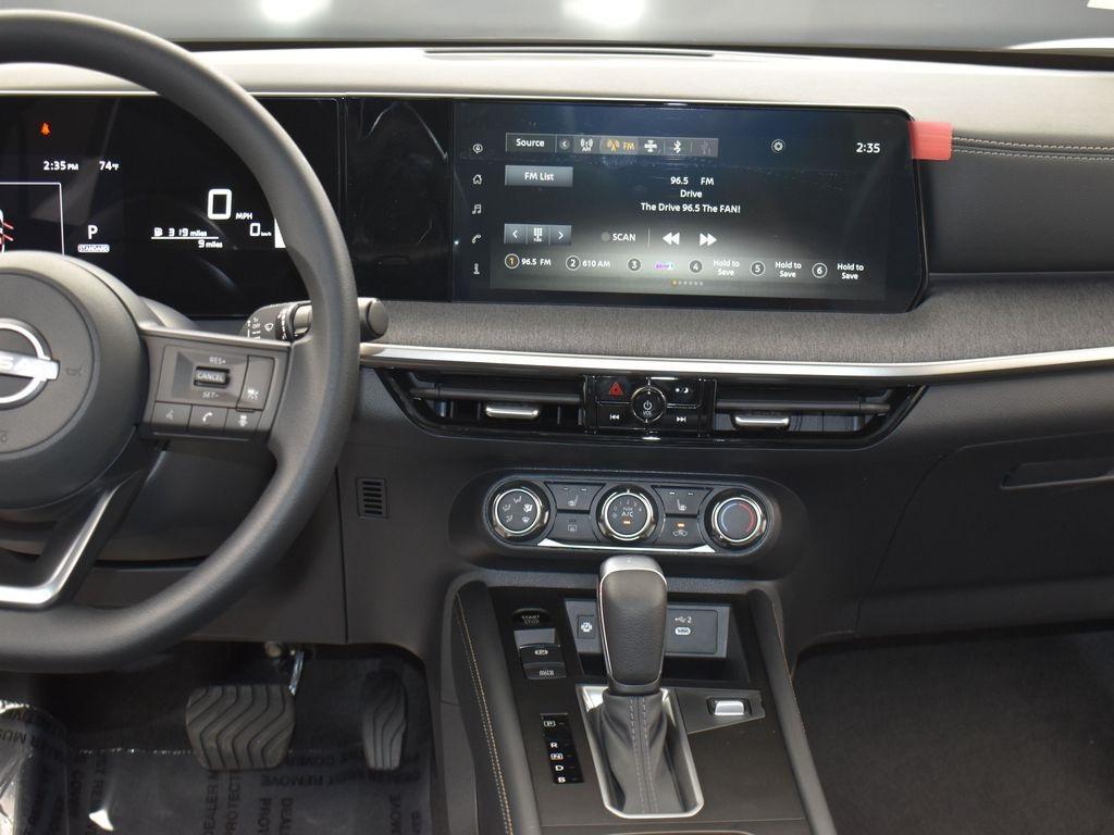 new 2025 Nissan Kicks car, priced at $25,424