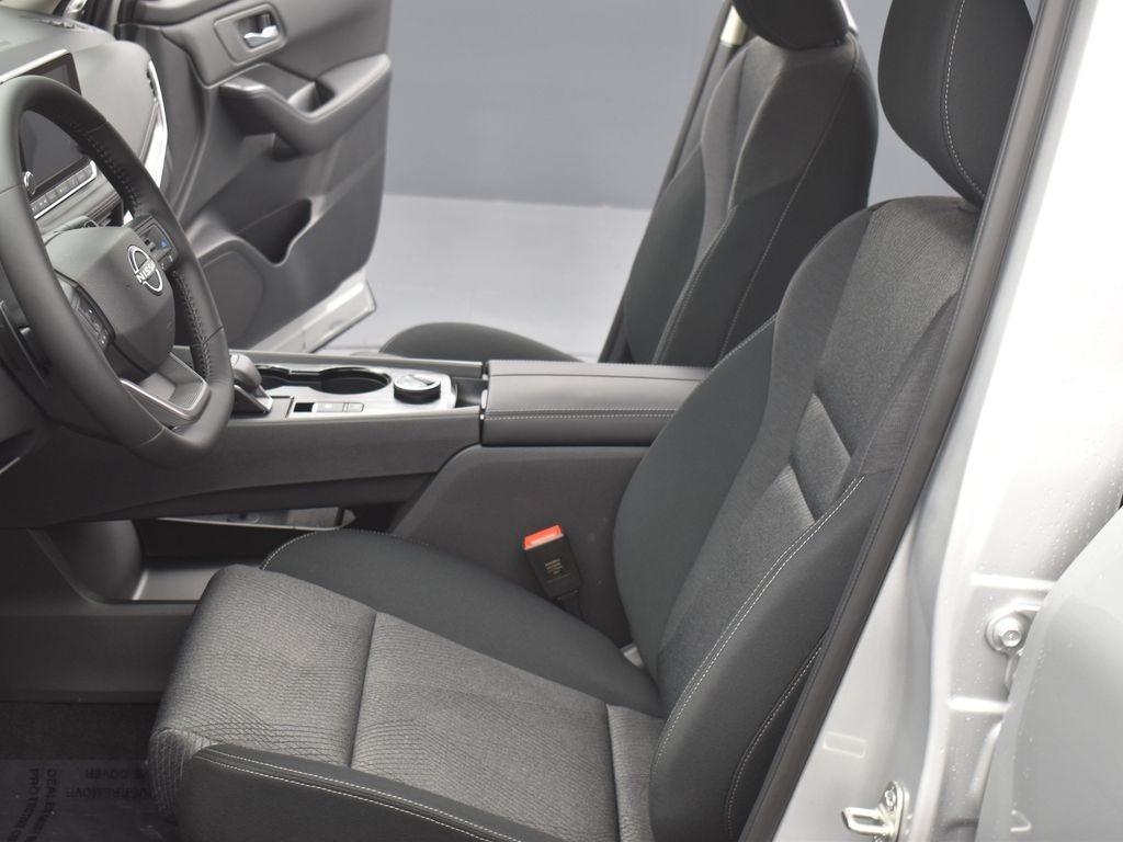 new 2025 Nissan Rogue car, priced at $31,980