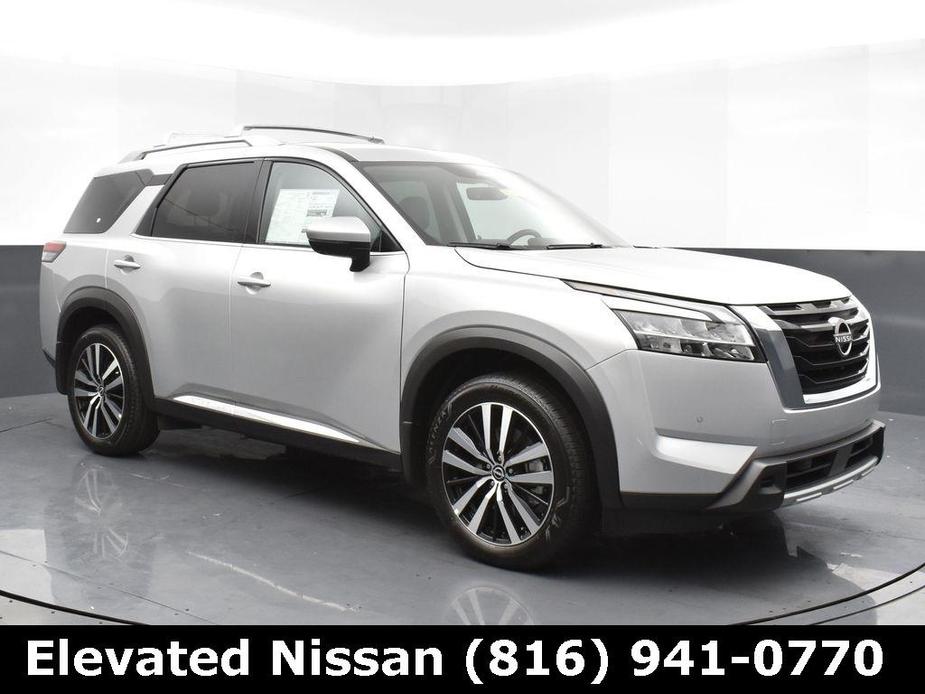 new 2024 Nissan Pathfinder car, priced at $45,800