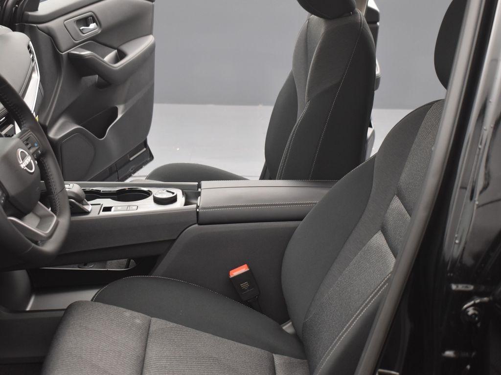 new 2025 Nissan Rogue car, priced at $32,600