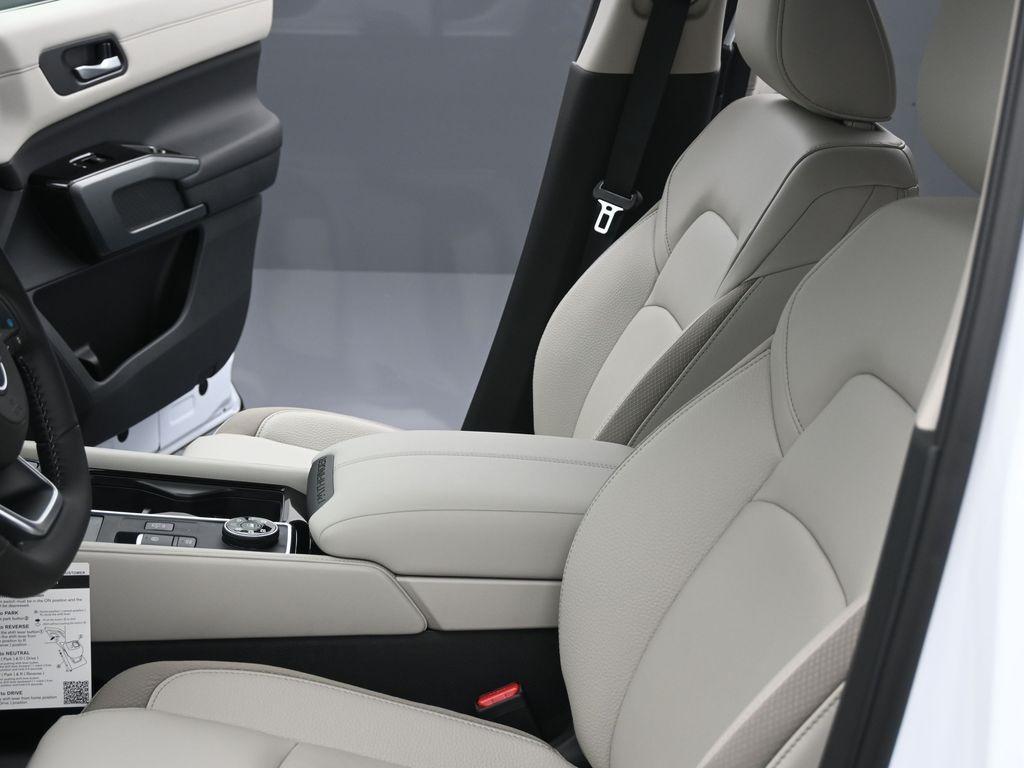new 2025 Nissan Pathfinder car, priced at $36,281