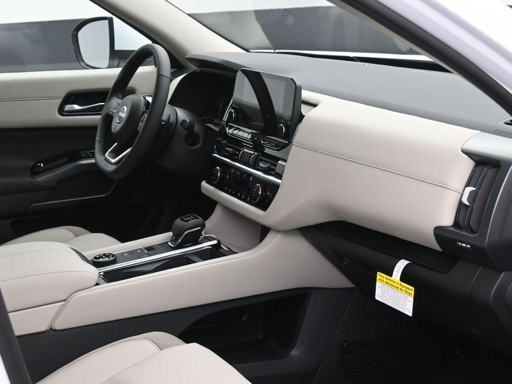new 2025 Nissan Pathfinder car, priced at $36,281