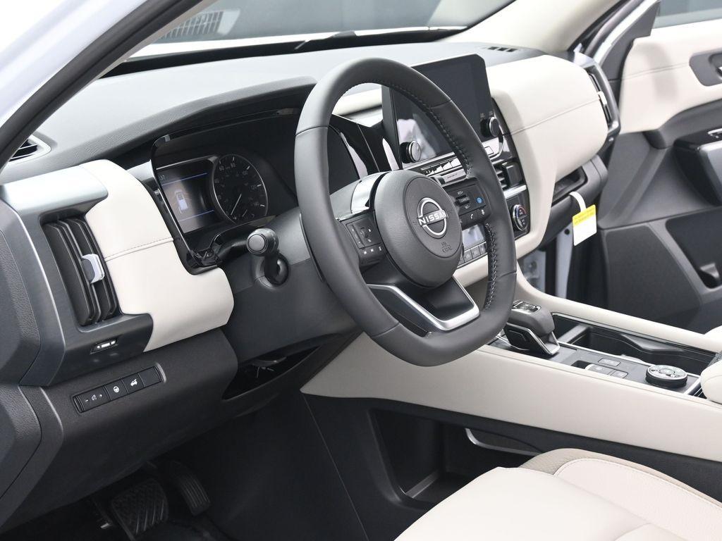 new 2025 Nissan Pathfinder car, priced at $36,281