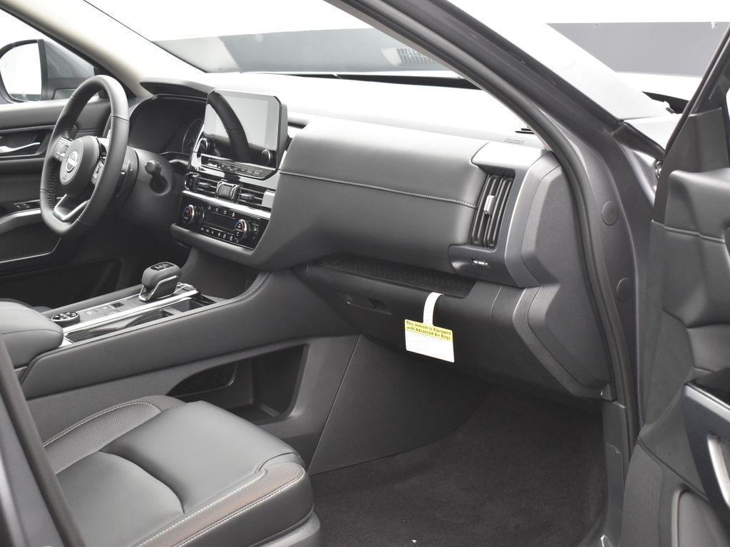 new 2025 Nissan Pathfinder car, priced at $38,025