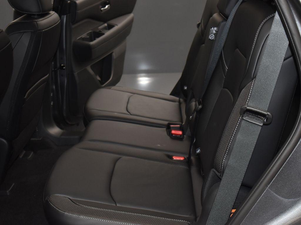 new 2025 Nissan Pathfinder car, priced at $38,025