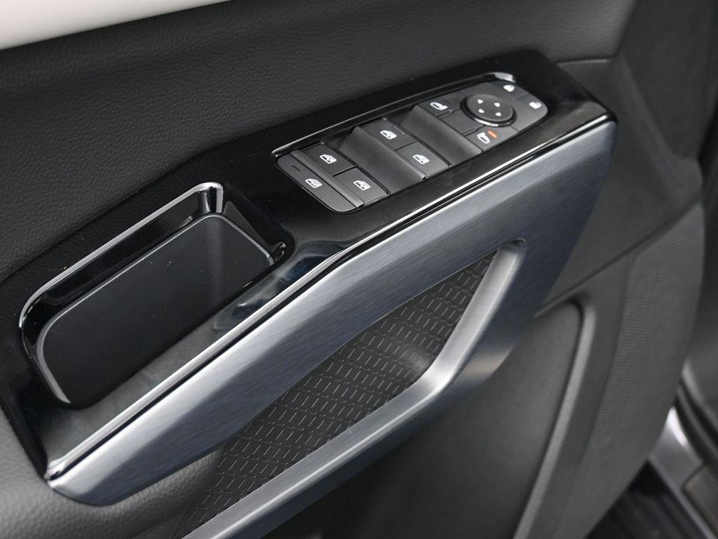 new 2025 Nissan Pathfinder car, priced at $37,485