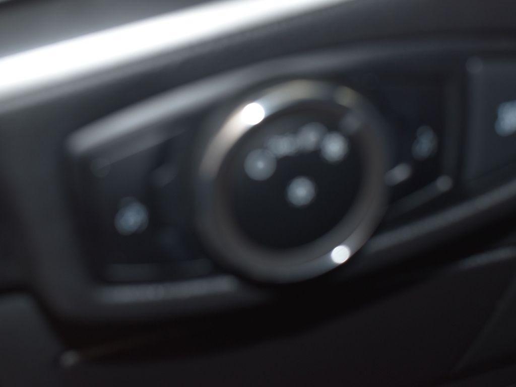 used 2023 Ford Edge car, priced at $20,000