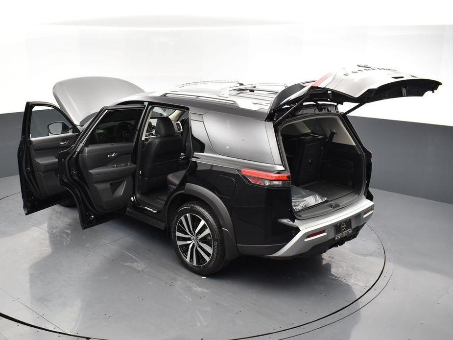 new 2024 Nissan Pathfinder car, priced at $48,051