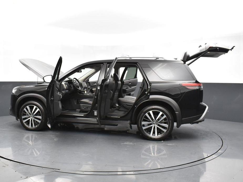 new 2024 Nissan Pathfinder car, priced at $48,051