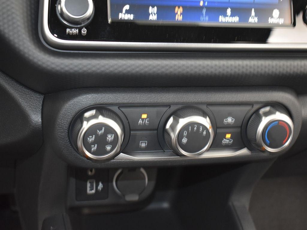 new 2025 Nissan Kicks Play car, priced at $21,630