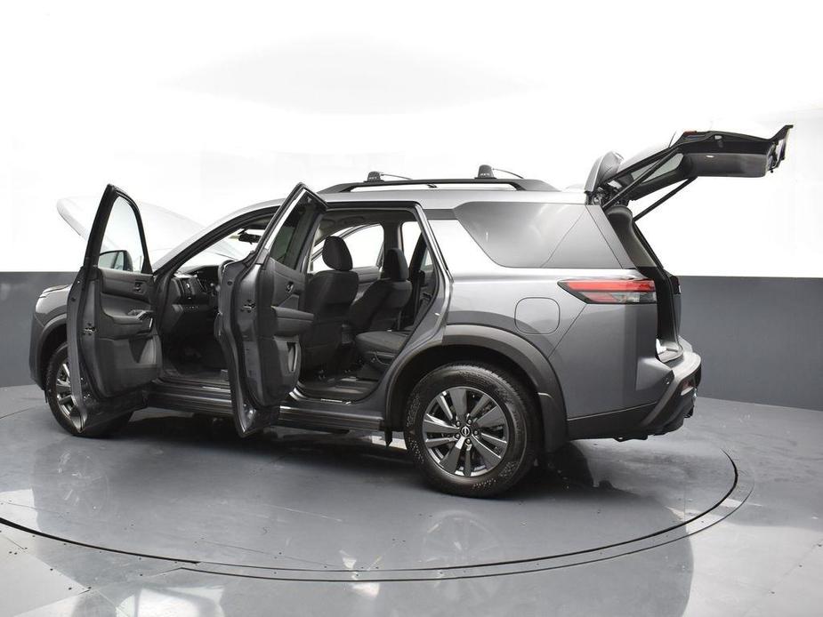 new 2024 Nissan Pathfinder car, priced at $43,694