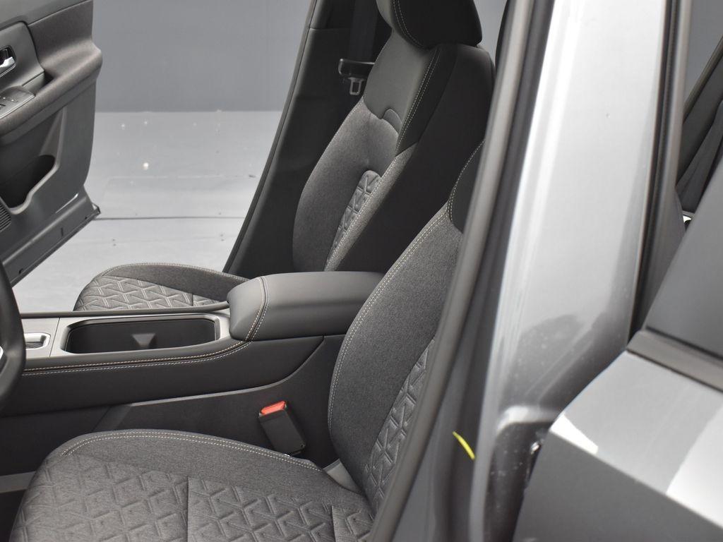 new 2025 Nissan Kicks car, priced at $24,742