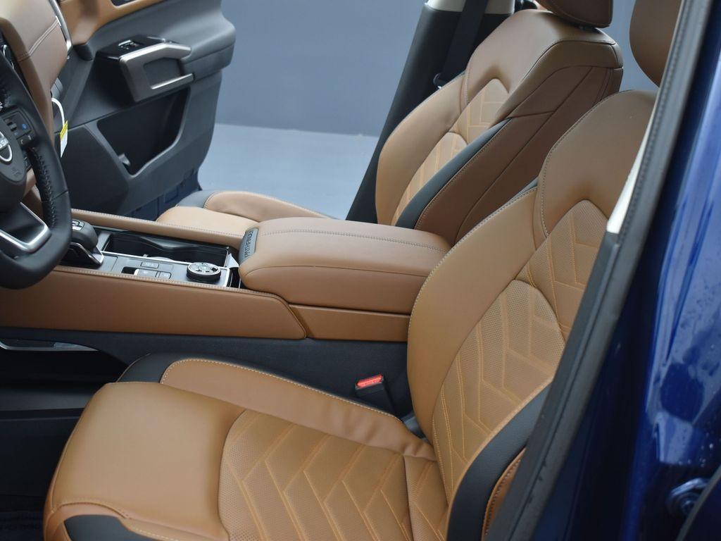 new 2025 Nissan Pathfinder car, priced at $52,780