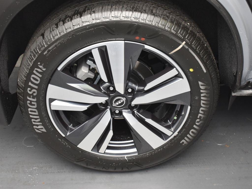 new 2025 Nissan Rogue car, priced at $38,460