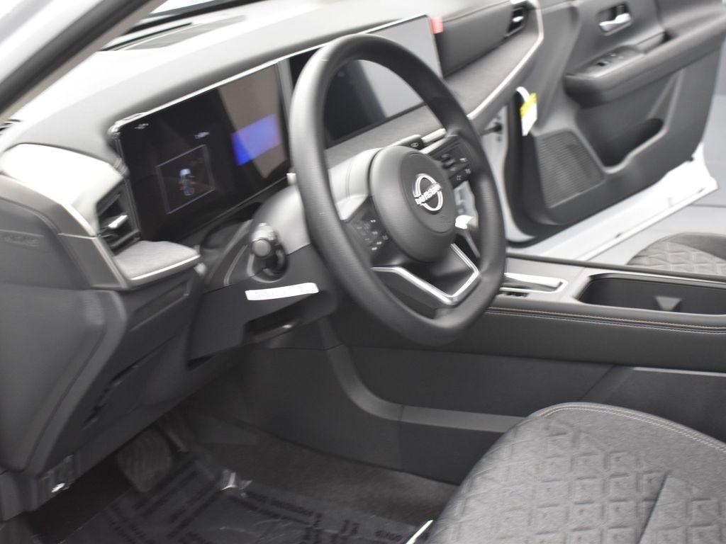 new 2025 Nissan Kicks car, priced at $25,424