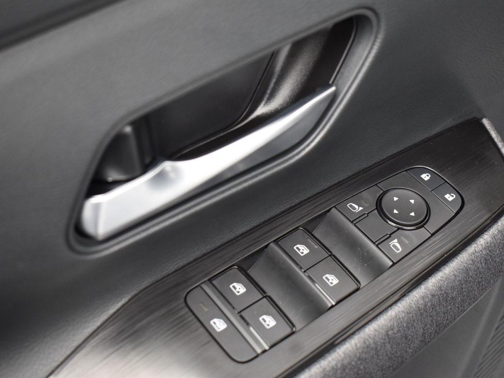 new 2025 Nissan Kicks car, priced at $25,424
