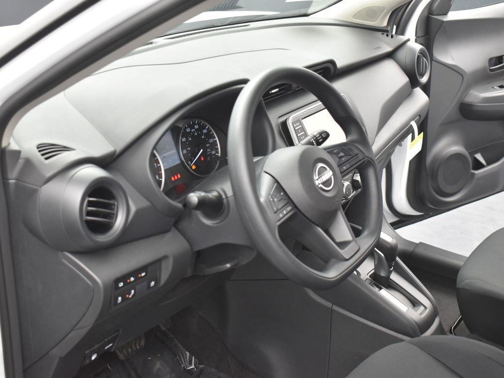 used 2024 Nissan Kicks car