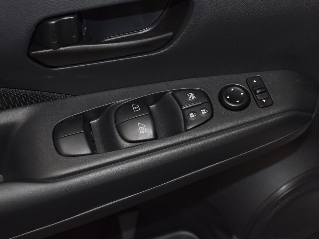 used 2024 Nissan Kicks car