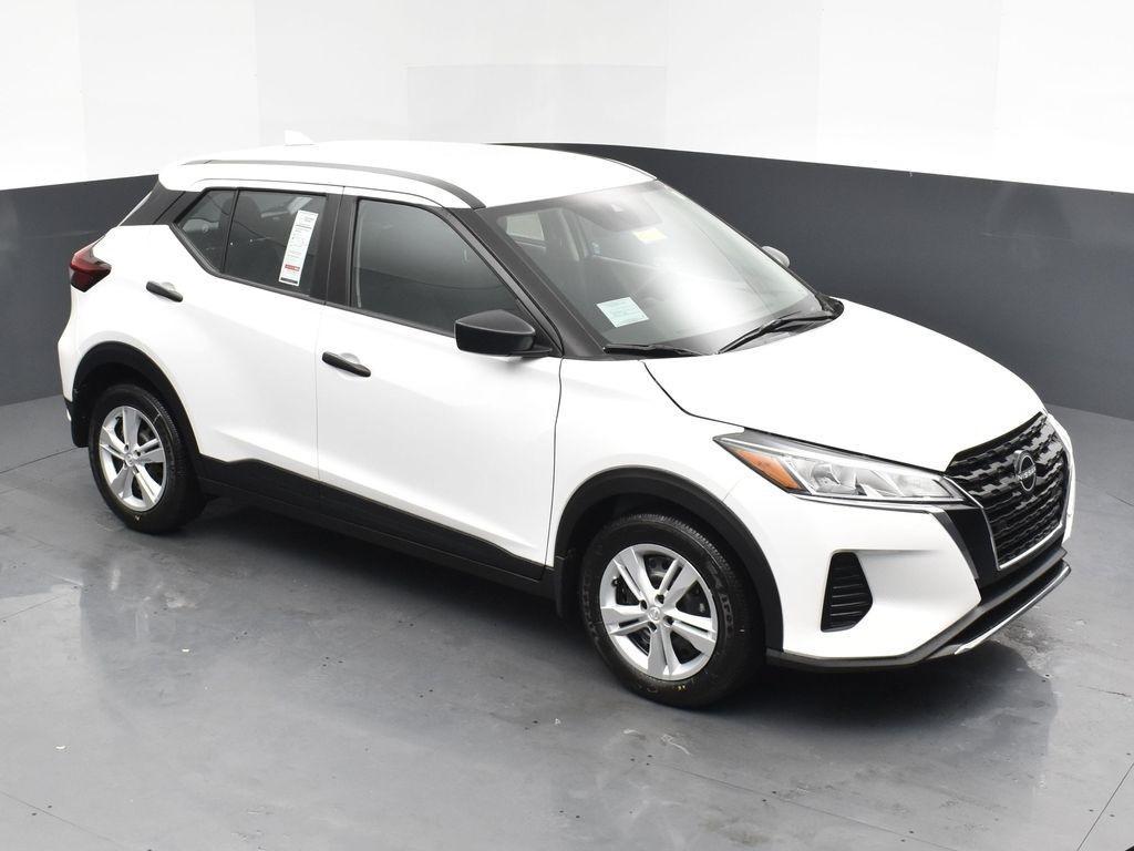 used 2024 Nissan Kicks car